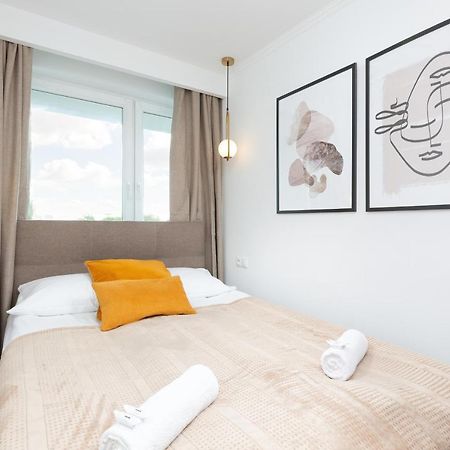 Metro Marymont Apartment By Noclegi Renters Warszawa Exteriör bild